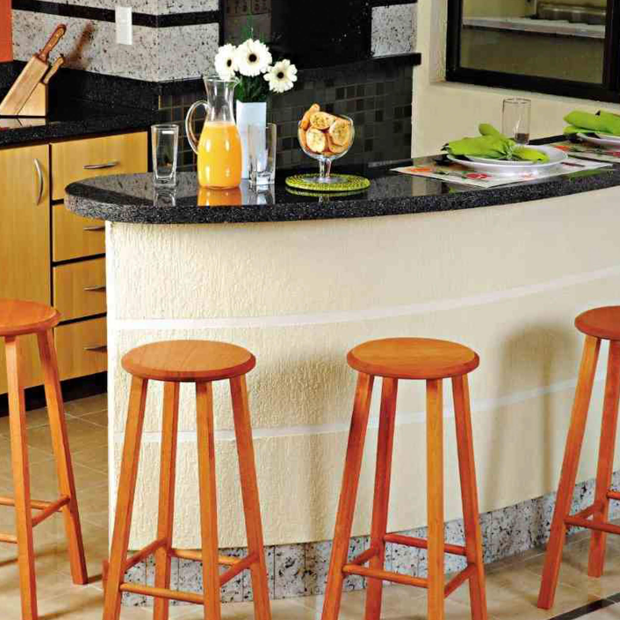 Conjunto com 4 Banquetas Naipe 45 cm Altura em Madeira Mestra Móveis